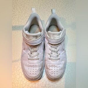 NIKE | youth Court Borough sneakers. Size: 3Y